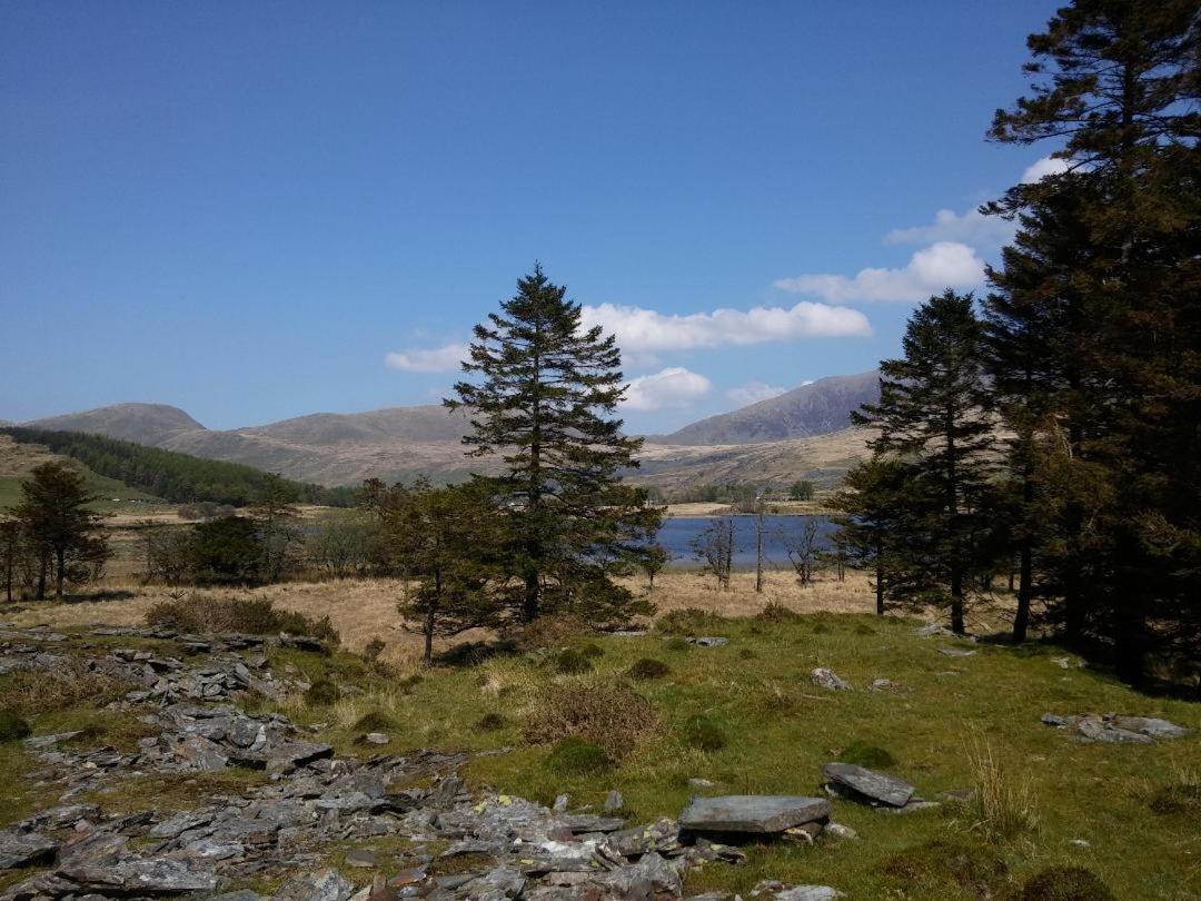 The Old School Caeathro, Snowdon, Eryri And Yr Wydffa Cottages เคอร์นาวอน ภายนอก รูปภาพ